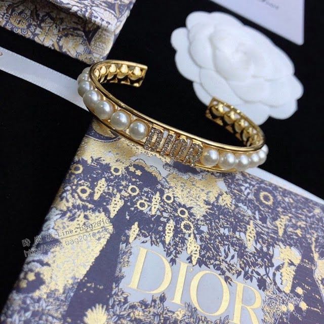 Dior飾品 迪奧經典熱銷款字母開口珍珠手鐲手環  zgd1418